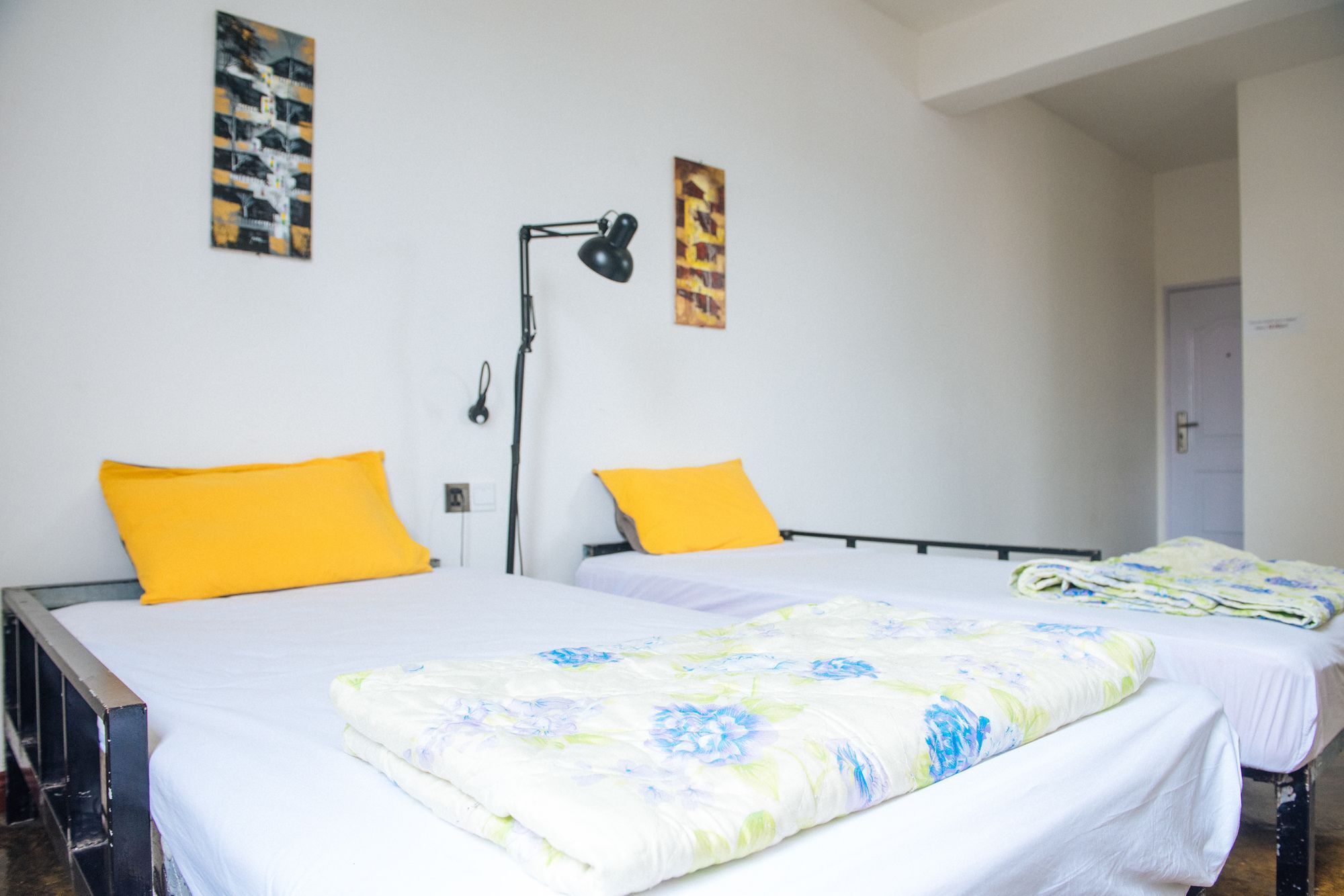 Dengba Hostel Yangon Exterior photo